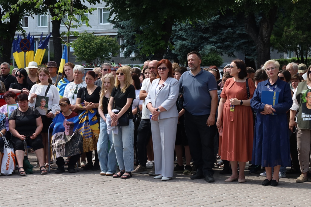 У Звягелі відкрили пам’ятний меморіал «Крила надії», присвячений зниклим безвісти Захисникам і Захисницям України