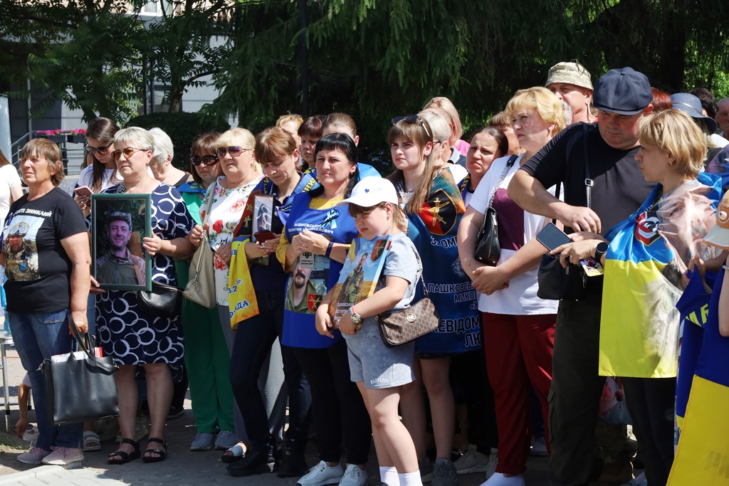 У Звягелі відкрили пам’ятний меморіал «Крила надії», присвячений зниклим безвісти Захисникам і Захисницям України