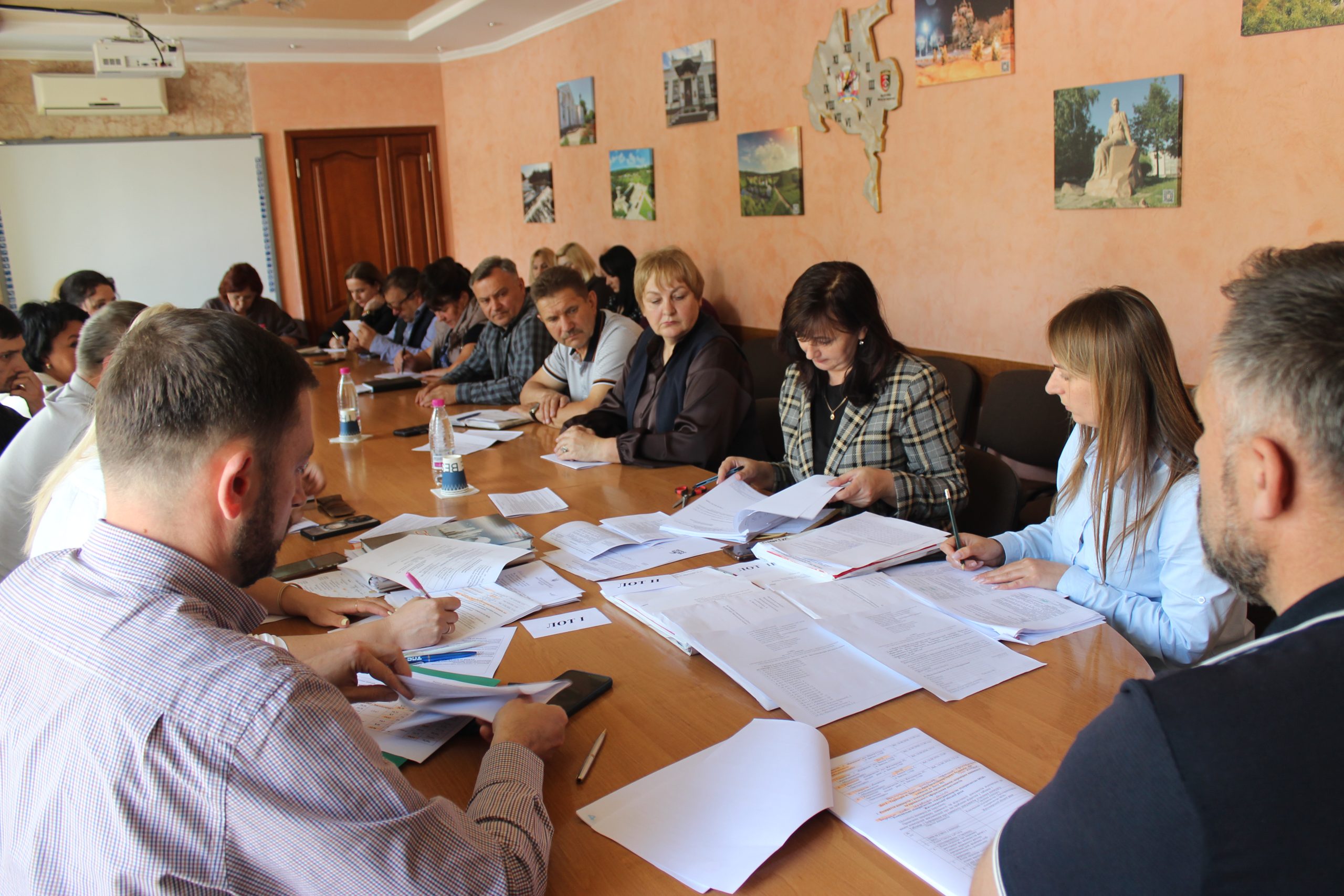 Відбувся конкурс з визначення суб’єктів господарювання на здійснення операцій із збирання та перевезення побутових відходів у Звягельській міській територіальній громаді