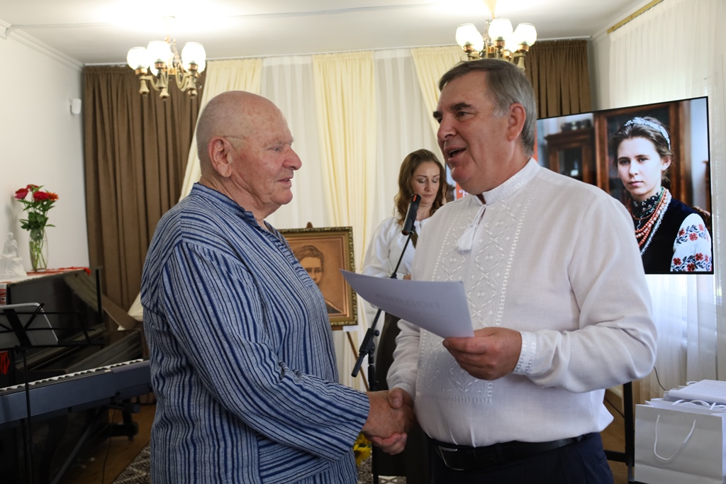 «На гостини до Лесі»: у Звягелі відбулася літературно-мистецька зустріч, що об’єднала покоління навколо творчої спадщини Лесі Українки