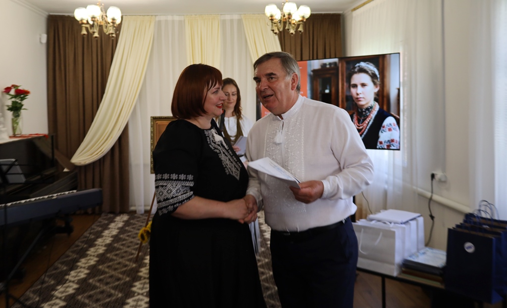 «На гостини до Лесі»: у Звягелі відбулася літературно-мистецька зустріч, що об’єднала покоління навколо творчої спадщини Лесі Українки