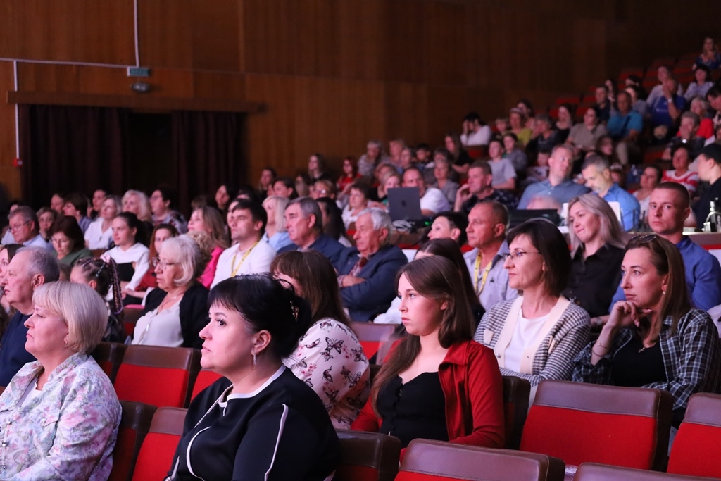 Благодійна вистава «Блакитна троянда» відкрила театральну сторінку «Лесиних джерел»