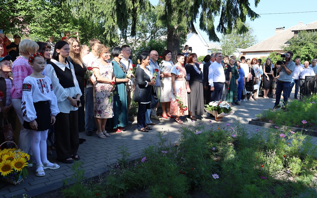 Біля Лесиної оселі – зі щирою вдячністю великій землячці