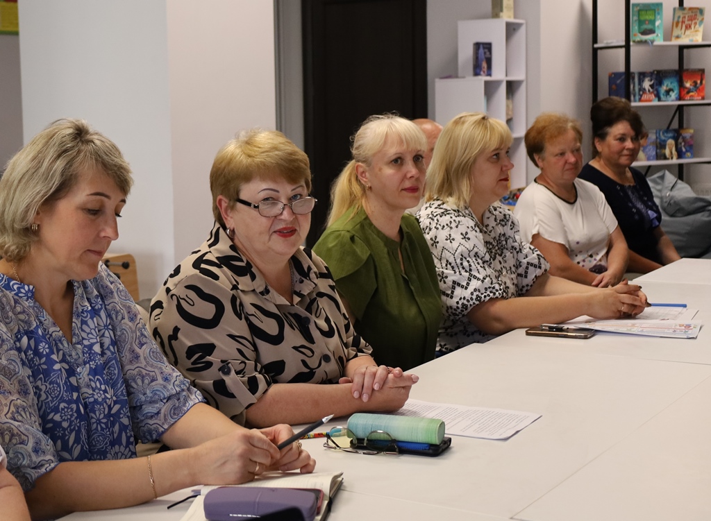 Підтримка дитячих будинків сімейного типу: у громаді відбувся круглий стіл