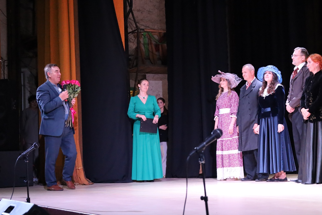 Благодійна вистава «Блакитна троянда» відкрила театральну сторінку «Лесиних джерел»