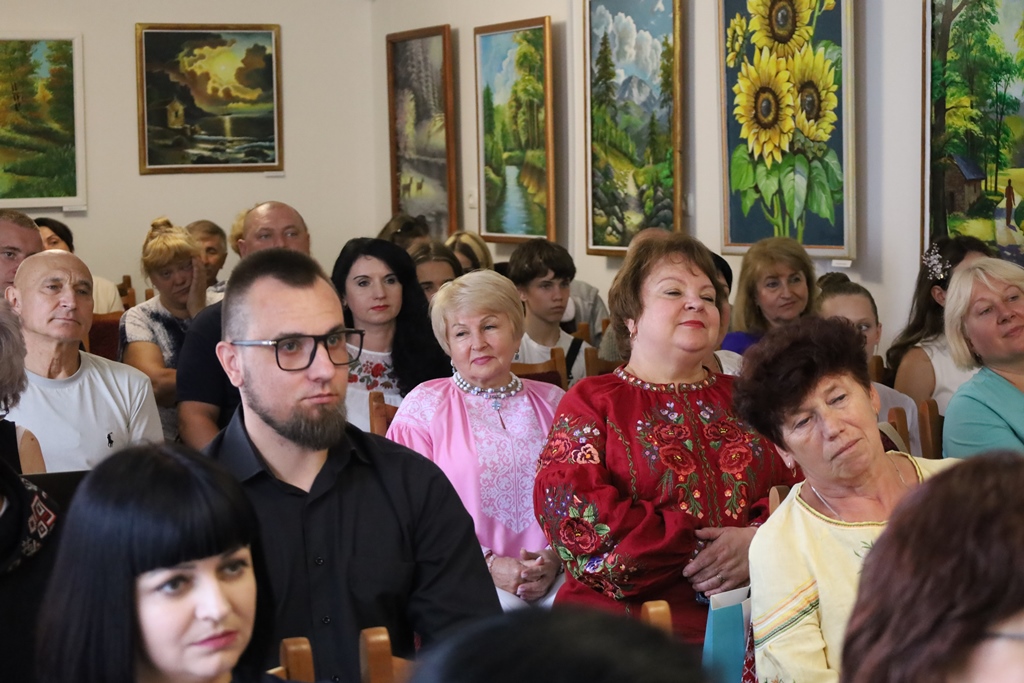 «На гостини до Лесі»: у Звягелі відбулася літературно-мистецька зустріч, що об’єднала покоління навколо творчої спадщини Лесі Українки