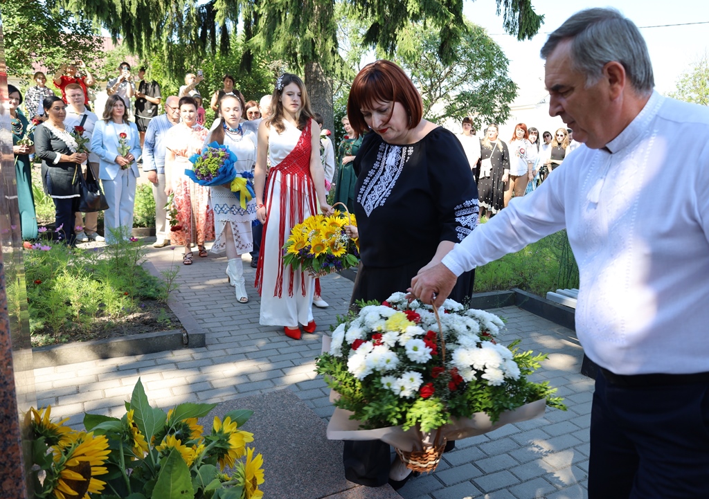 Біля Лесиної оселі – зі щирою вдячністю великій землячці