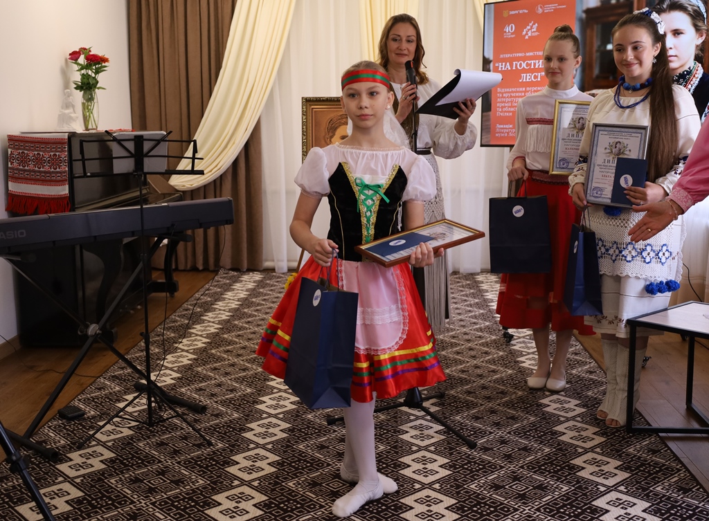 «На гостини до Лесі»: у Звягелі відбулася літературно-мистецька зустріч, що об’єднала покоління навколо творчої спадщини Лесі Українки