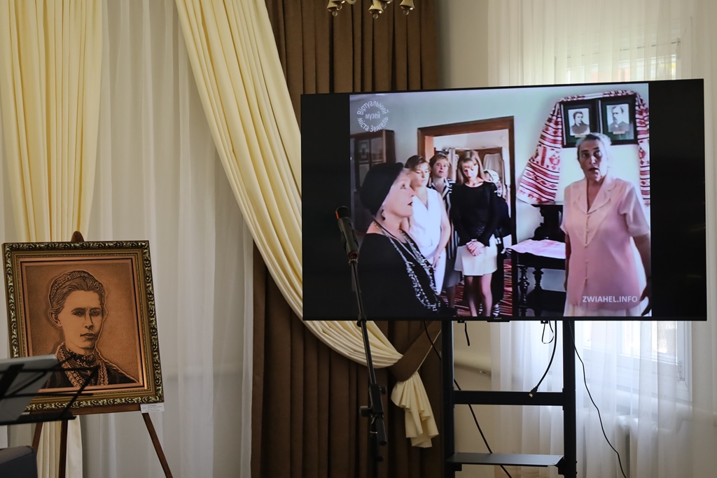«На гостини до Лесі»: у Звягелі відбулася літературно-мистецька зустріч, що об’єднала покоління навколо творчої спадщини Лесі Українки
