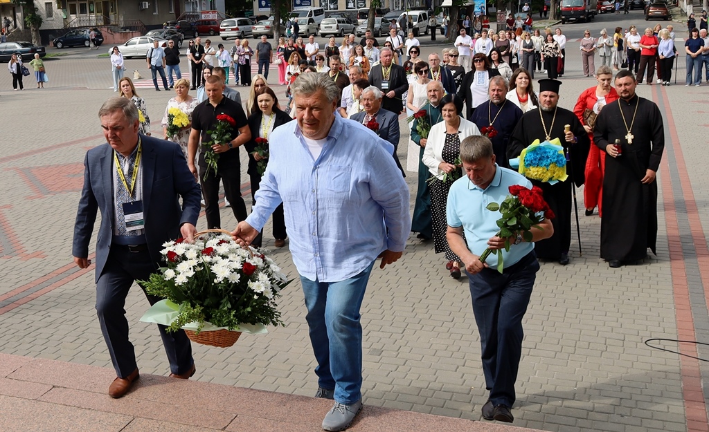 У Звягелі урочисто відкрили 40-е Міжнародне свято літератури і мистецтв «Лесині джерела»