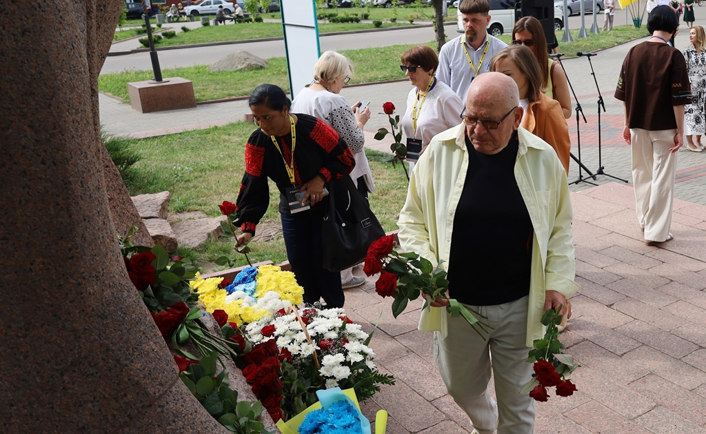 У Звягелі урочисто відкрили 40-е Міжнародне свято літератури і мистецтв «Лесині джерела»