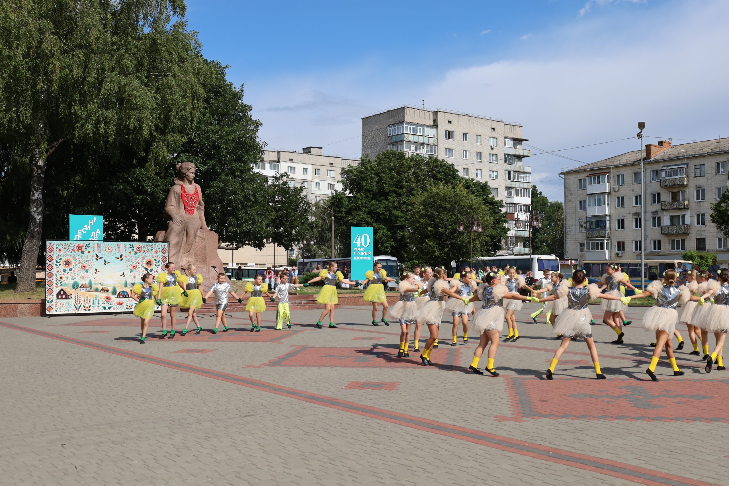 Етно-майданчик «Лесиних джерел» став осередком українських традицій, пісні та єдності