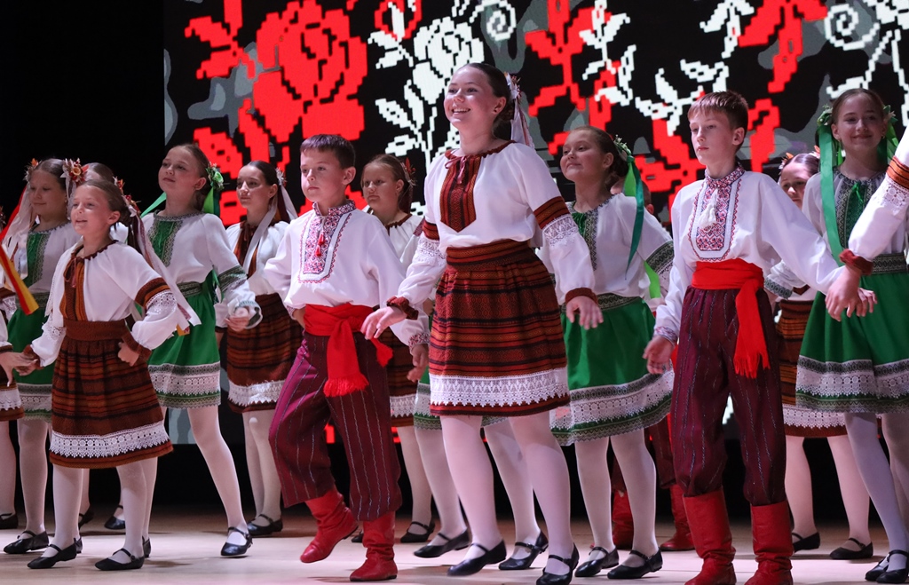 Благодійний концерт «Не згасне світло Лесиних джерел» став мистецькою кульмінацією ювілейного фестивалю