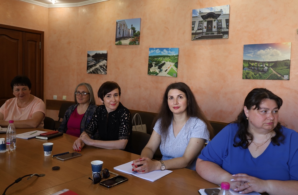 Міський голова Звягеля провів робочу зустріч з новопризначеними керівниками закладів освіти