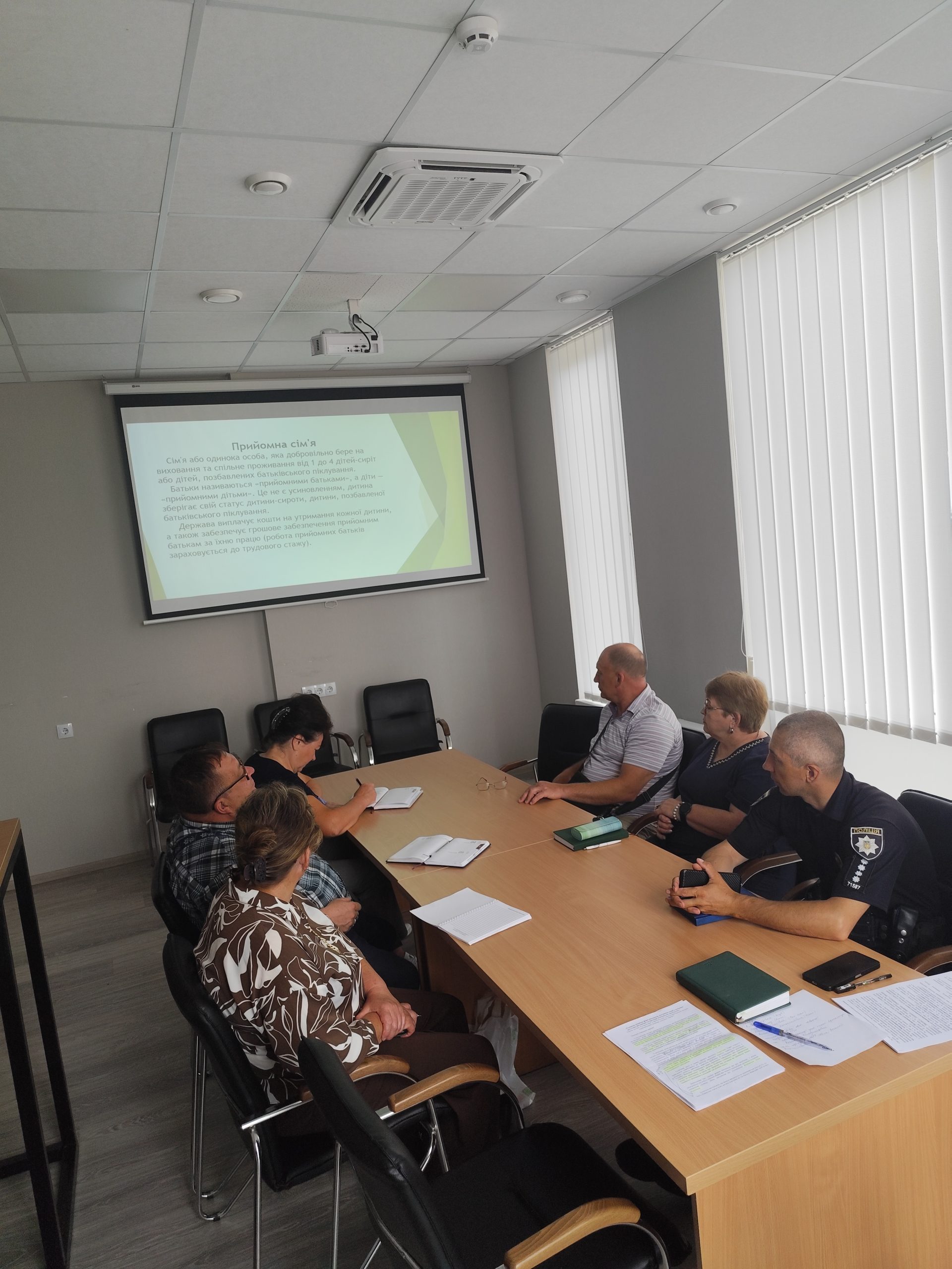 У Звягелі обговорили розвиток сімейних форм виховання, підтримку родин та протидію насильству