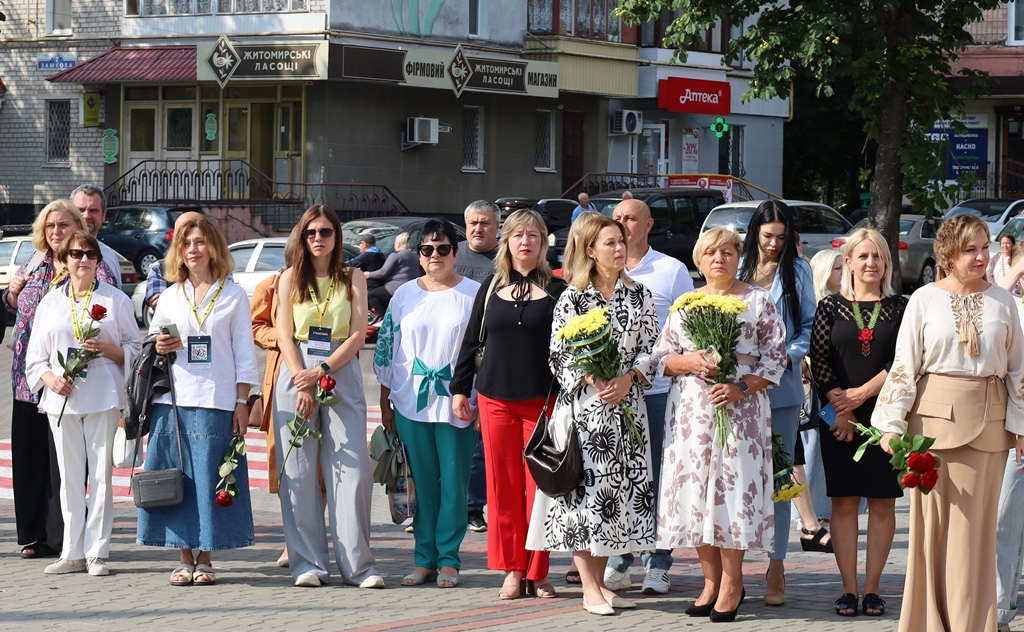 У Звягелі урочисто відкрили 40-е Міжнародне свято літератури і мистецтв «Лесині джерела»