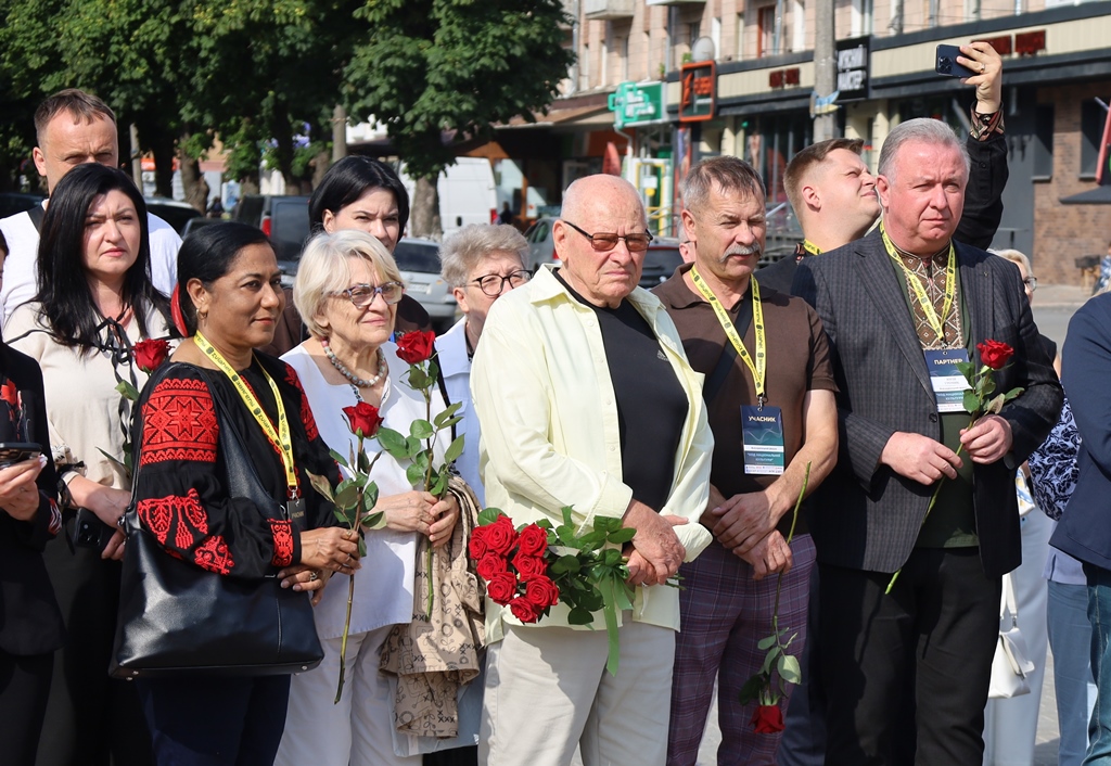У Звягелі урочисто відкрили 40-е Міжнародне свято літератури і мистецтв «Лесині джерела»