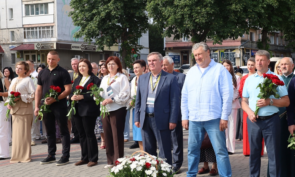 У Звягелі урочисто відкрили 40-е Міжнародне свято літератури і мистецтв «Лесині джерела»