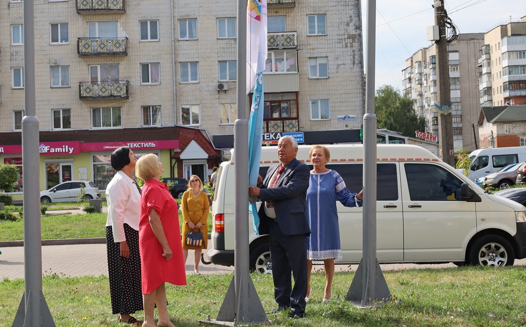 У Звягелі урочисто відкрили 40-е Міжнародне свято літератури і мистецтв «Лесині джерела»
