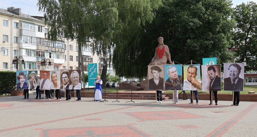 У Звягелі урочисто відкрили 40-е Міжнародне свято літератури і мистецтв «Лесині джерела»