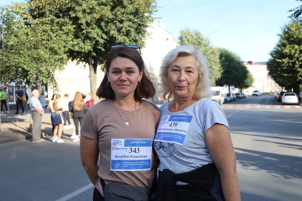 «Шаную воїнів, біжу за Героїв України»: у Звягелі вшанували пам’ять полеглих захисників