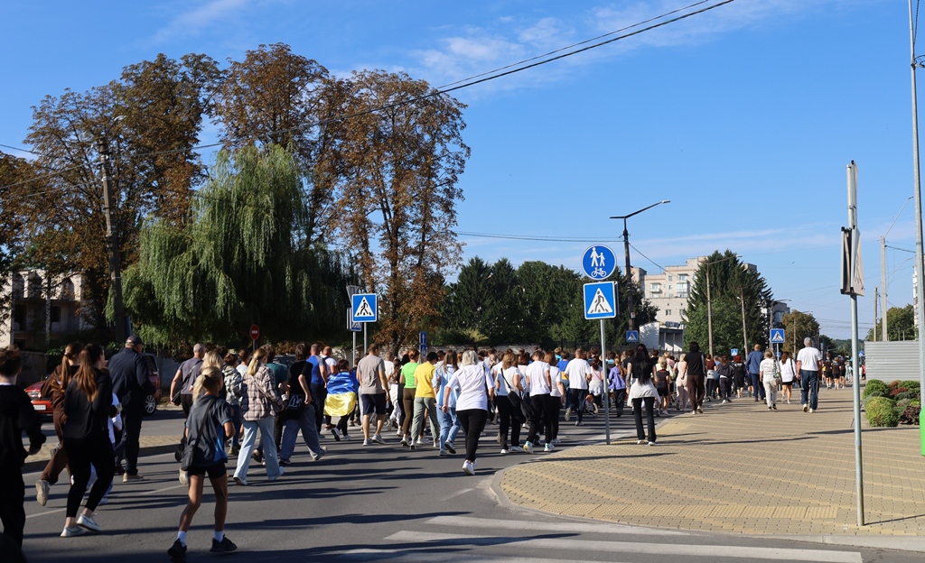 «Шаную воїнів, біжу за Героїв України»: у Звягелі вшанували пам’ять полеглих захисників