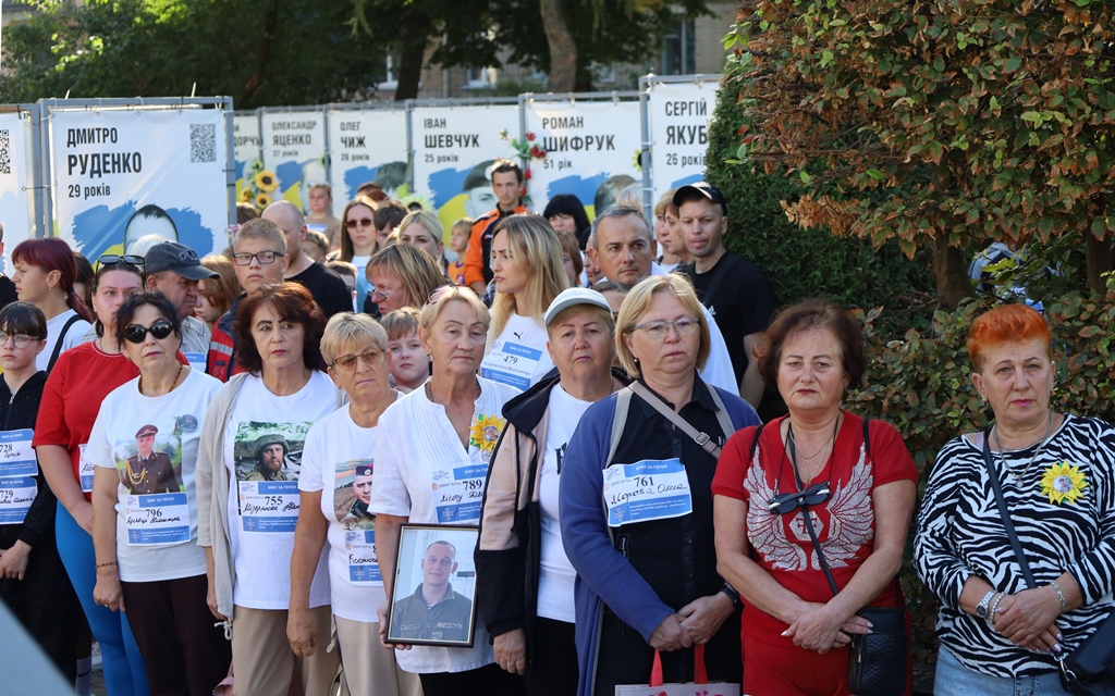 «Шаную воїнів, біжу за Героїв України»: у Звягелі вшанували пам’ять полеглих захисників
