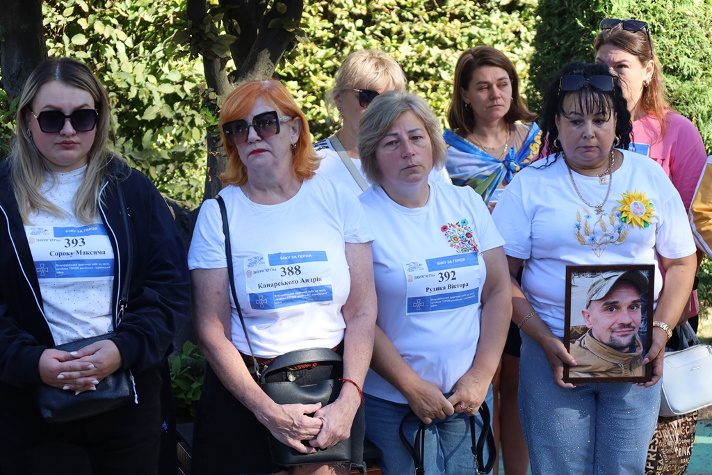 «Шаную воїнів, біжу за Героїв України»: у Звягелі вшанували пам’ять полеглих захисників