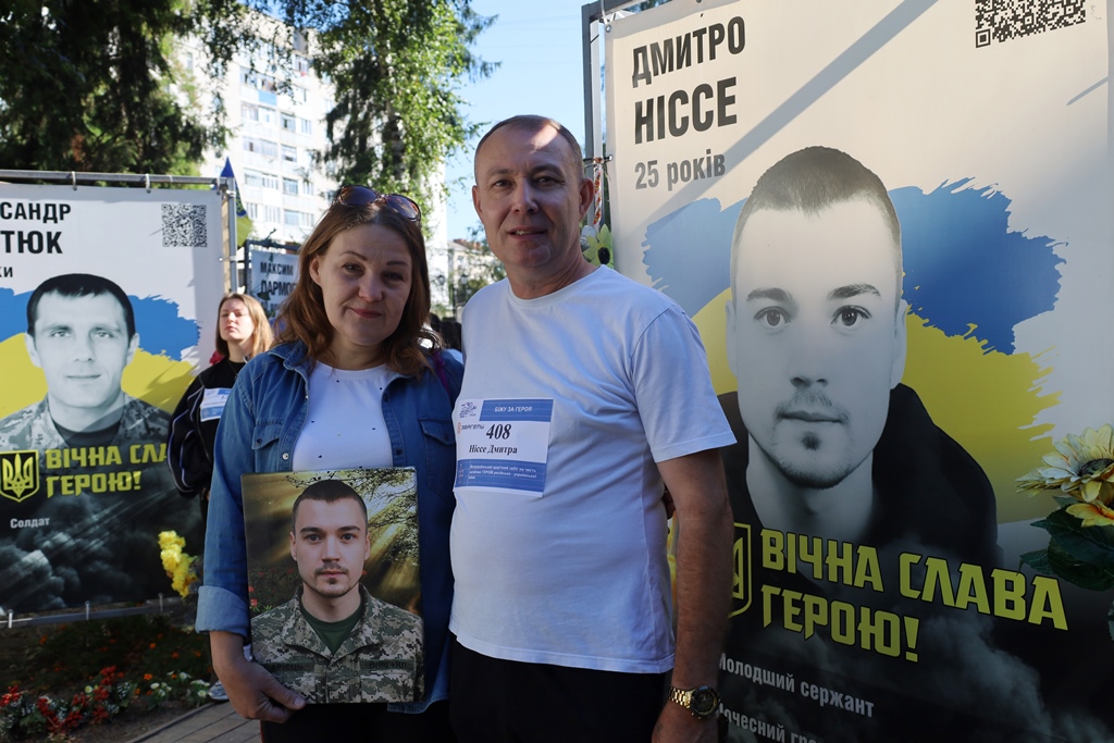 «Шаную воїнів, біжу за Героїв України»: у Звягелі вшанували пам’ять полеглих захисників