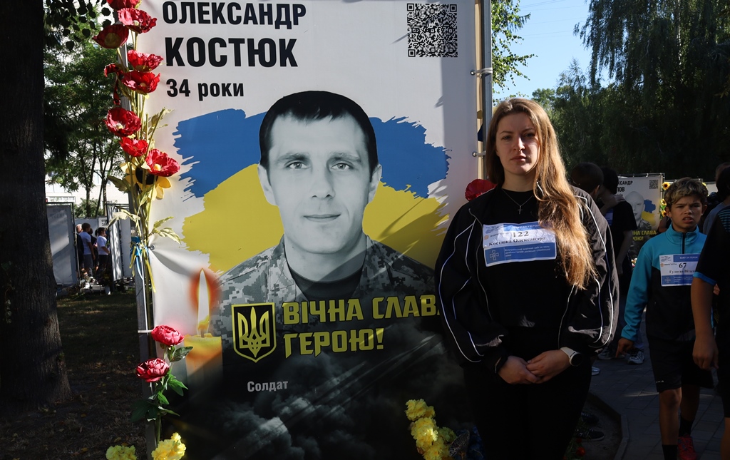 «Шаную воїнів, біжу за Героїв України»: у Звягелі вшанували пам’ять полеглих захисників