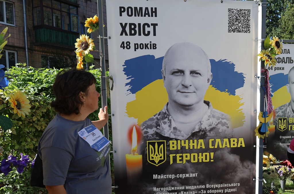 «Шаную воїнів, біжу за Героїв України»: у Звягелі вшанували пам’ять полеглих захисників