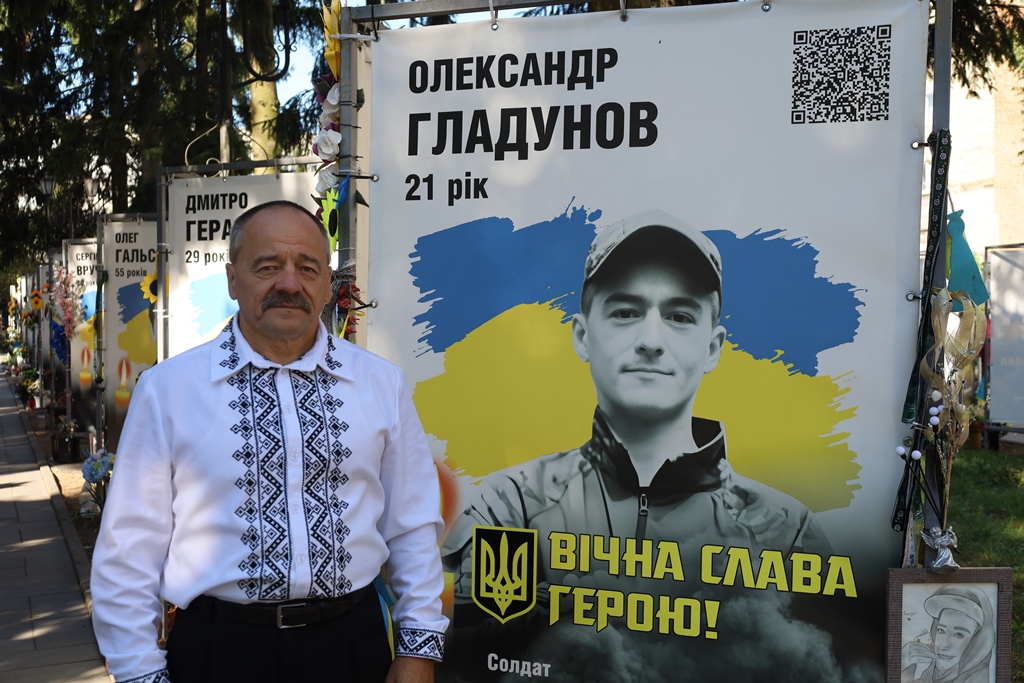 «Шаную воїнів, біжу за Героїв України»: у Звягелі вшанували пам’ять полеглих захисників