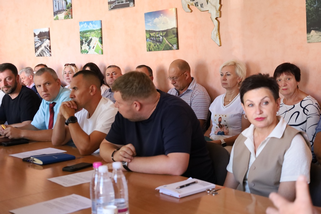 Позачергове засідання комісії ТЕБ та НС: посилення безпекових заходів у Звягелі