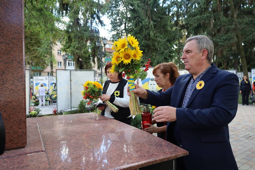 «Янголи Пам’яті»: у Звягелі вшанували загиблих захисників України
