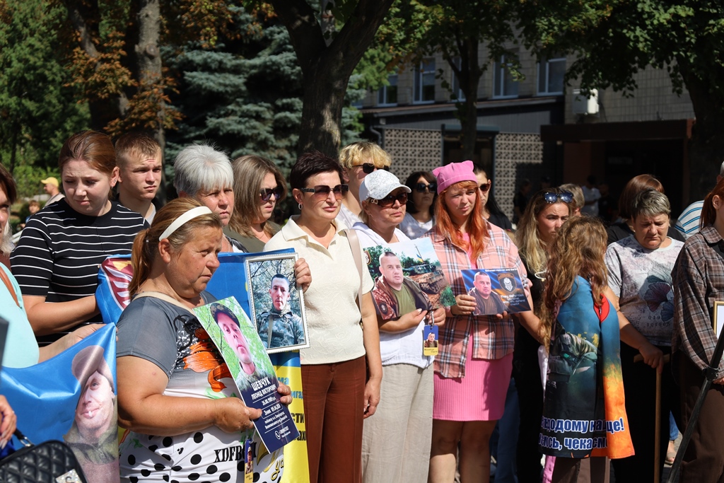 «Ми пам’ятаємо. Ми шукаємо. Ми чекаємо»: у Звягелі відбувся «НАДІЯ FEST»