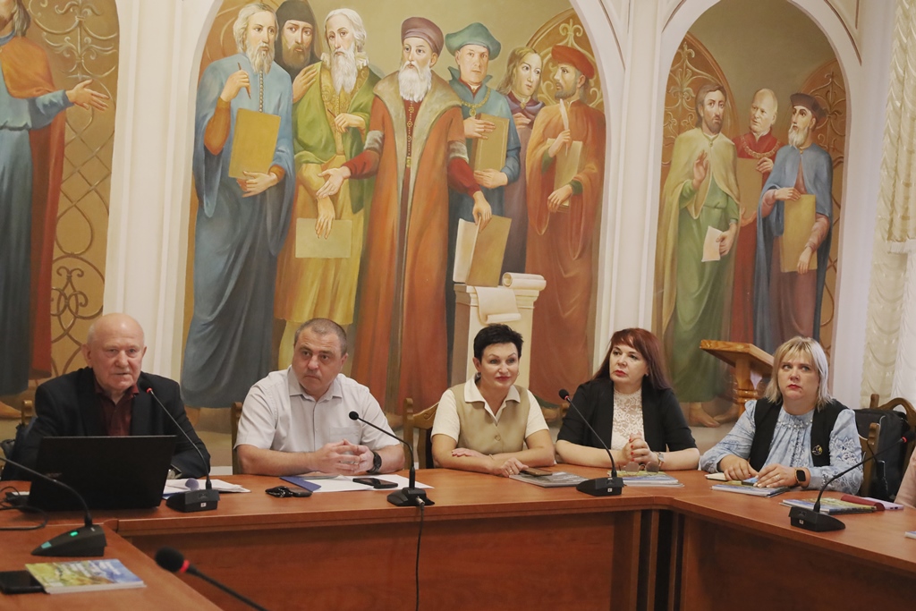 Поїздка до Національного університету «Острозька делегації освітян