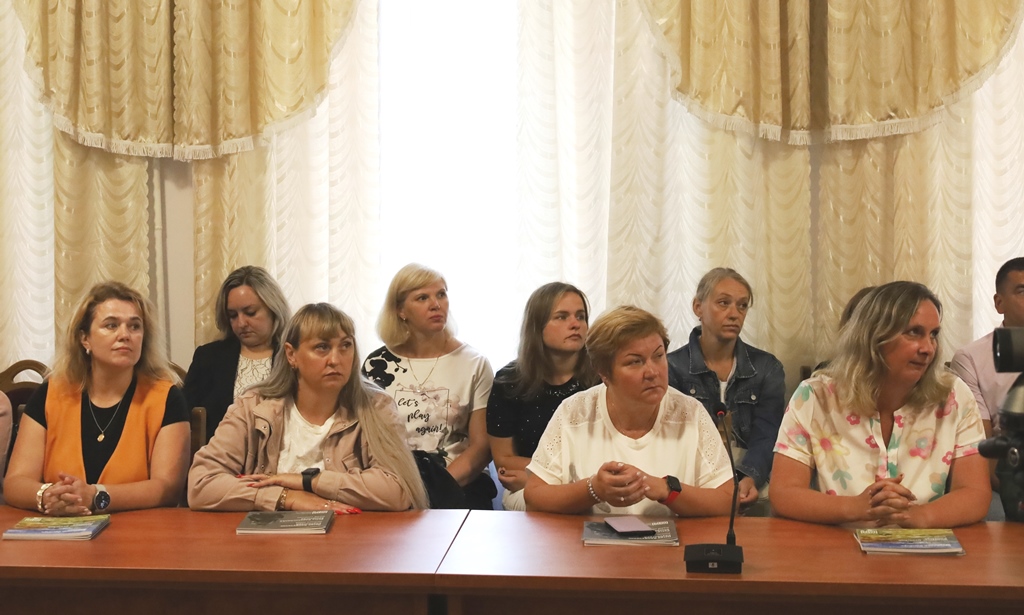 Поїздка до Національного університету «Острозька делегації освітян