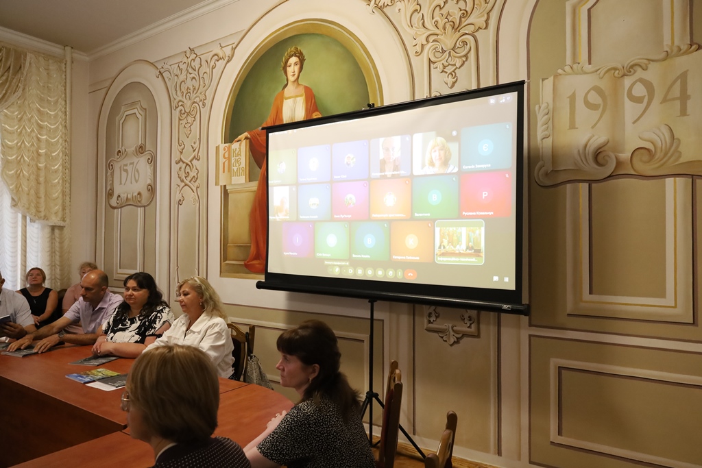 Поїздка до Національного університету «Острозька делегації освітян