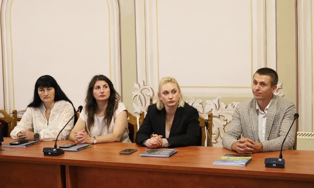 Поїздка до Національного університету «Острозька делегації освітян