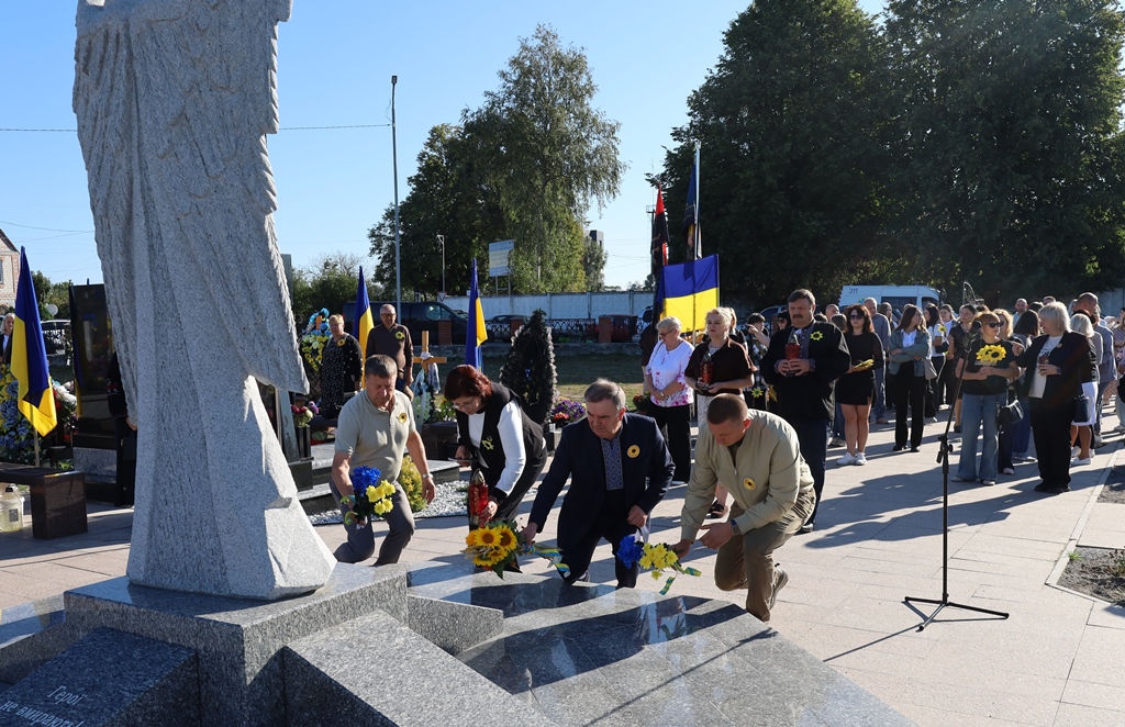 У Звягелі вшанували пам’ять полеглих Захисників України