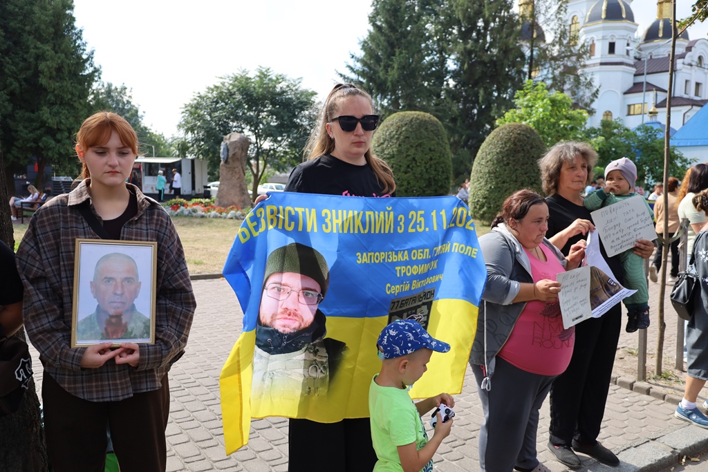 «Ми пам’ятаємо. Ми шукаємо. Ми чекаємо»: у Звягелі відбувся «НАДІЯ FEST»
