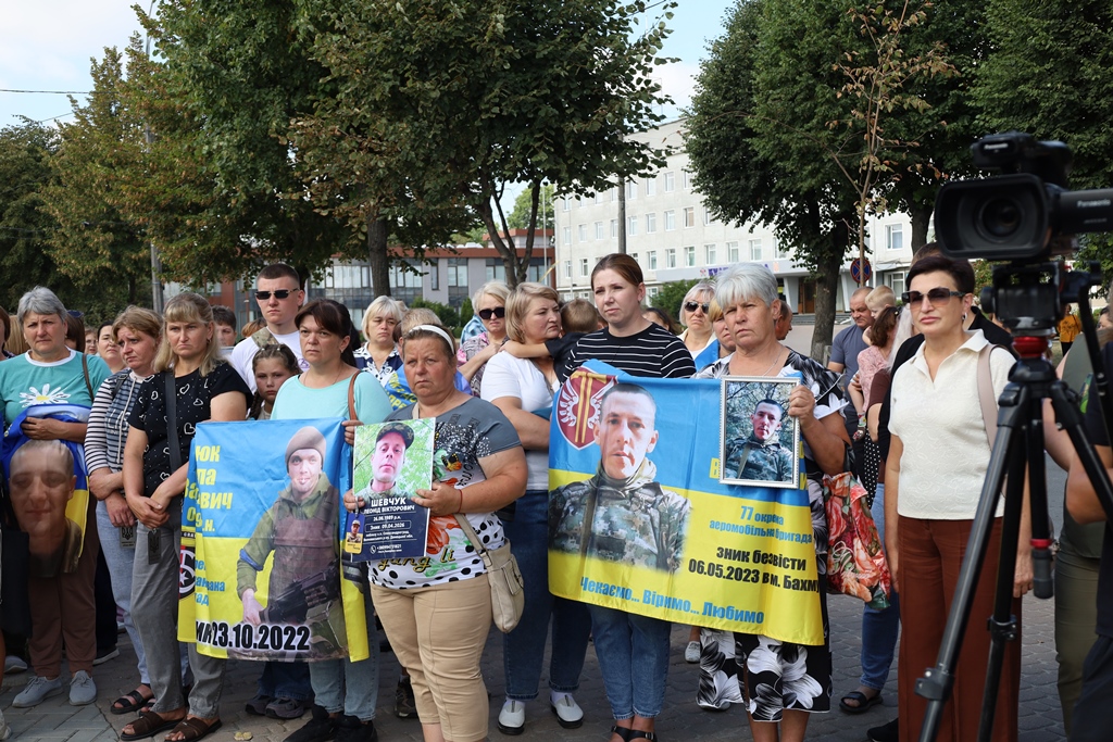 «Ми пам’ятаємо. Ми шукаємо. Ми чекаємо»: у Звягелі відбувся «НАДІЯ FEST»