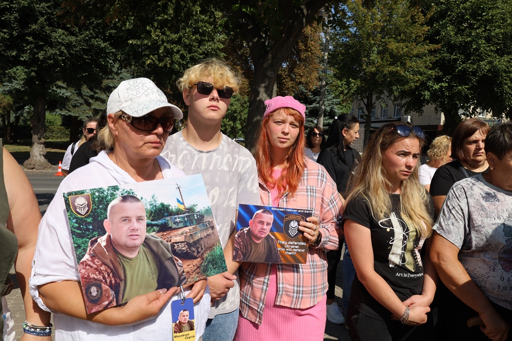 «Ми пам’ятаємо. Ми шукаємо. Ми чекаємо»: у Звягелі відбувся «НАДІЯ FEST»