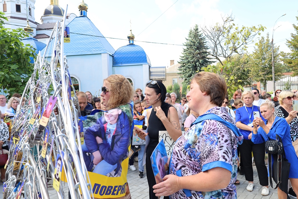 «Ми пам’ятаємо. Ми шукаємо. Ми чекаємо»: у Звягелі відбувся «НАДІЯ FEST»