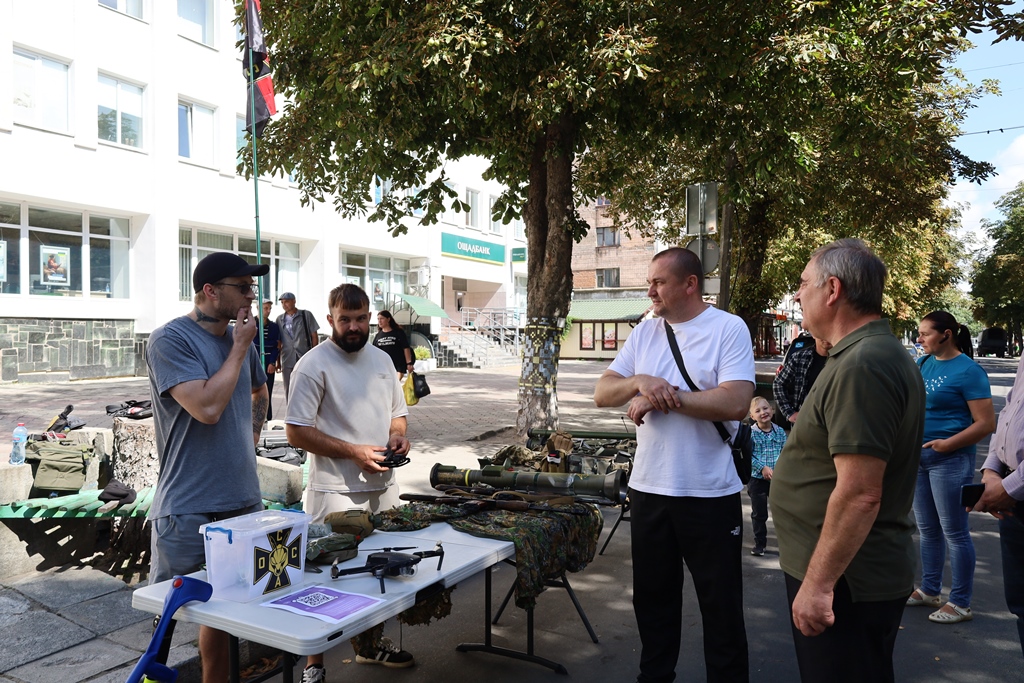 «Ми пам’ятаємо. Ми шукаємо. Ми чекаємо»: у Звягелі відбувся «НАДІЯ FEST»