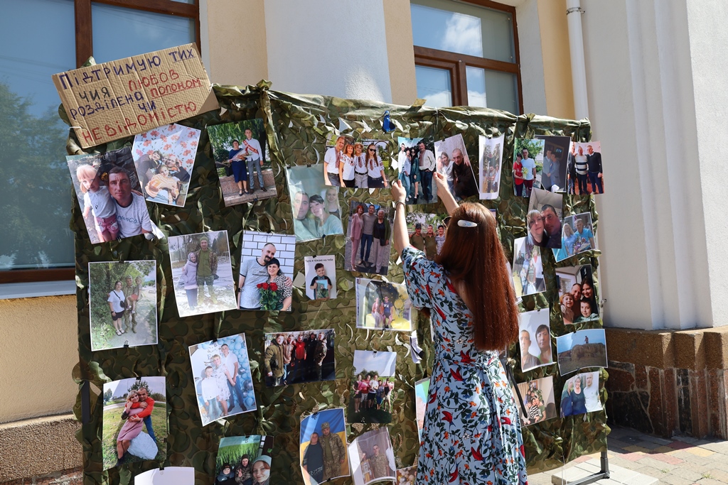 «Ми пам’ятаємо. Ми шукаємо. Ми чекаємо»: у Звягелі відбувся «НАДІЯ FEST»