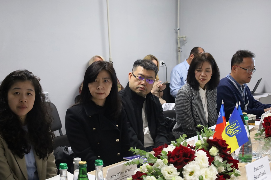 У Звягелі обговорили подальші кроки зі створення Центру медичної реабілітації
