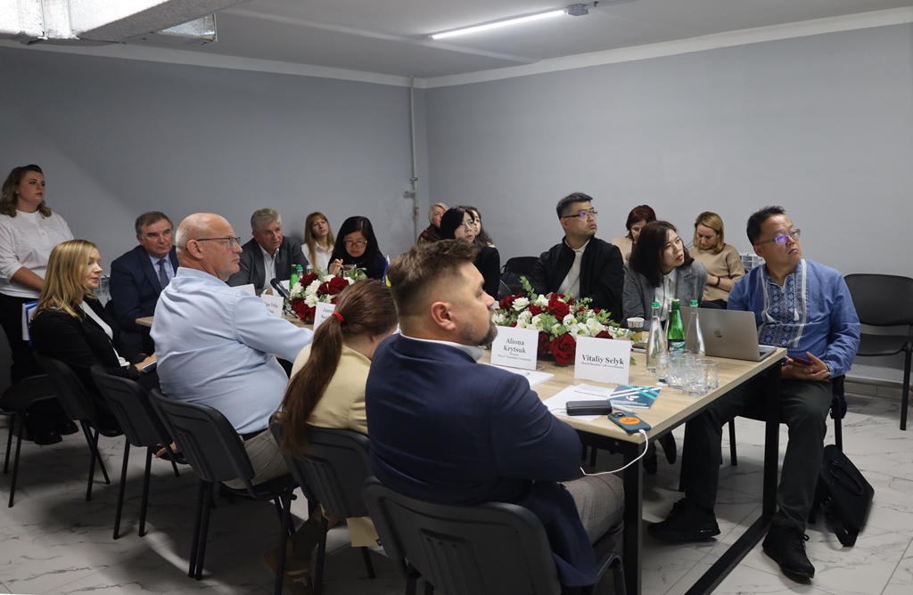 У Звягелі обговорили подальші кроки зі створення Центру медичної реабілітації