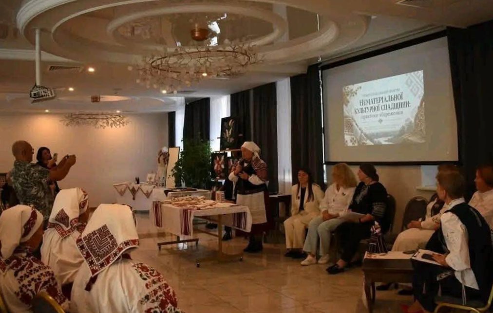 Представниці культурних закладів Звягеля долучилися до обговорення практик збереження нематеріальної спадщини