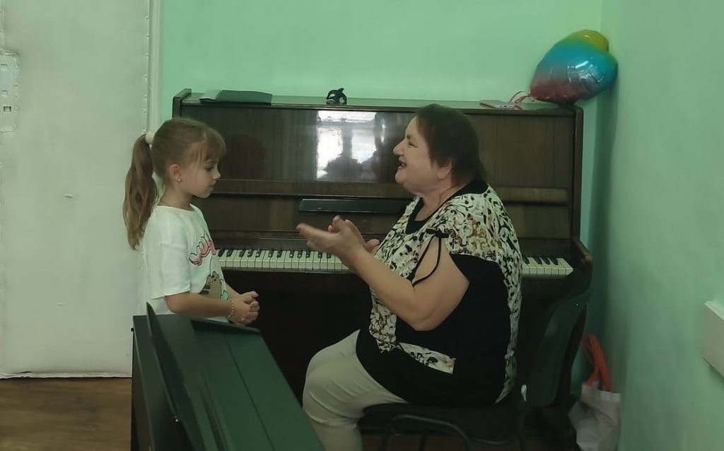 Перші ноти, перші штрихи, перші кроки до мрії: у Звягельській школі мистецтв триває набір учнів